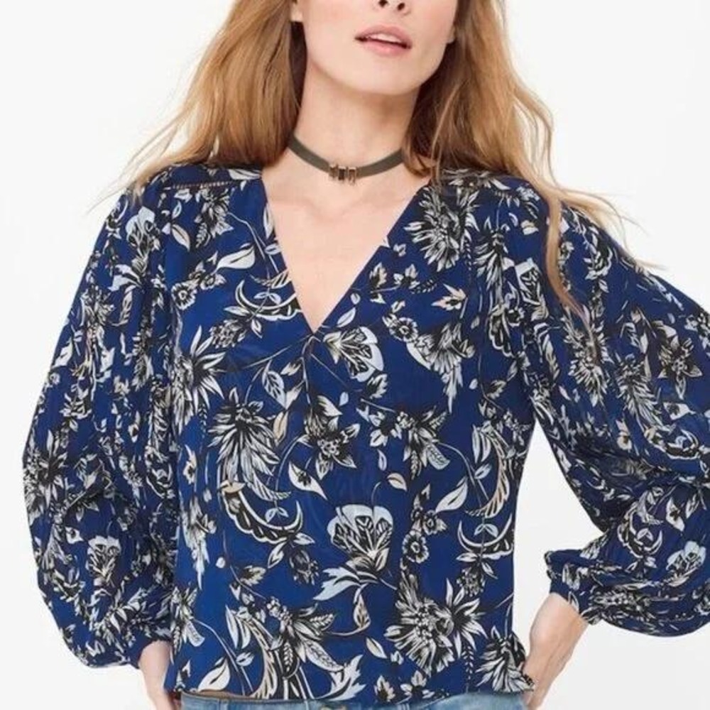 White house black market blue white paisley floral officewhimsigoth fairy blouse